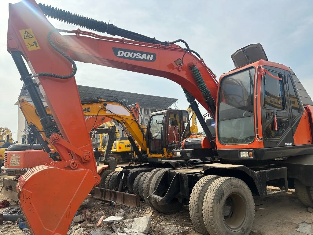 Doosan 150 W-7  - Wheel excavator: picture 5 Doosan 150 W-7  - Wheel excavator: picture 5