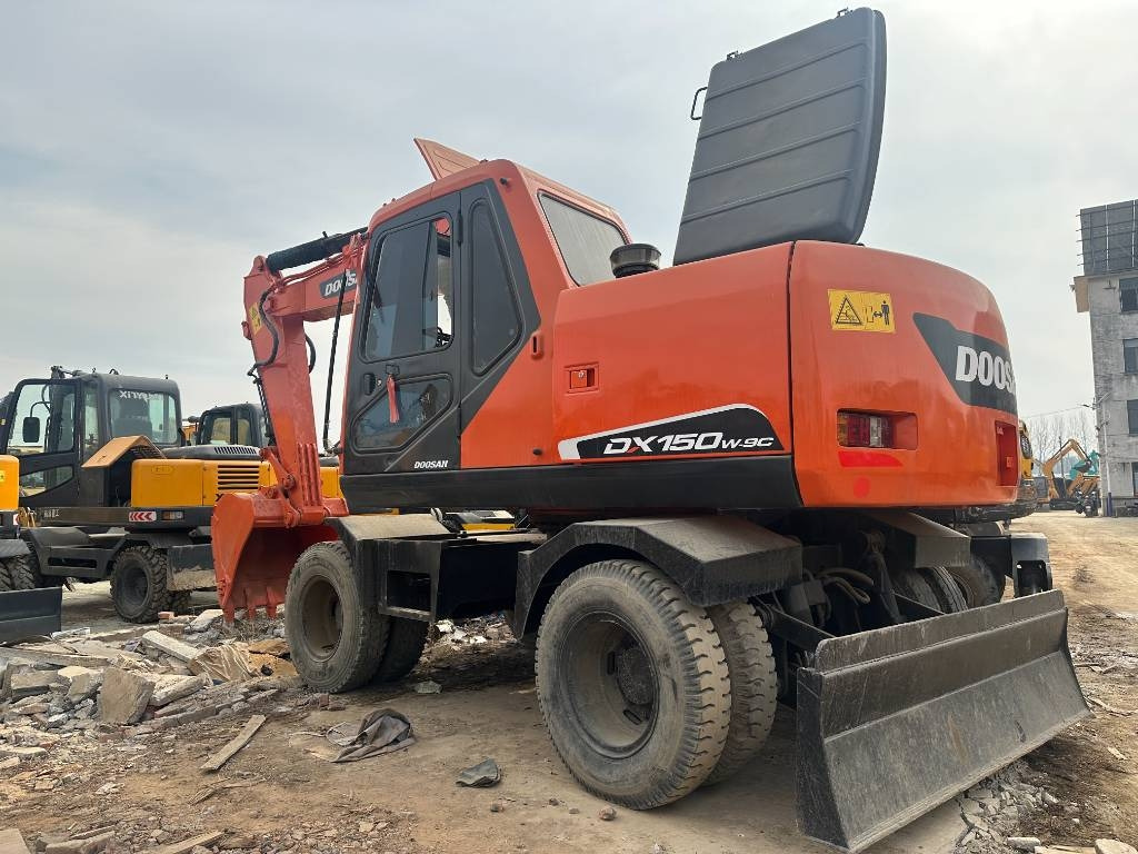 Doosan DH 150 W-7  - Wheel excavator: picture 1 Doosan DH 150 W-7  - Wheel excavator: picture 1
