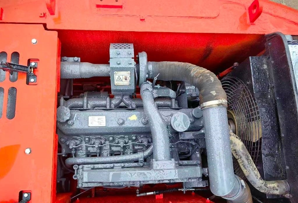 Doosan DX 140  - Crawler excavator: picture 3 Doosan DX 140  - Crawler excavator: picture 3