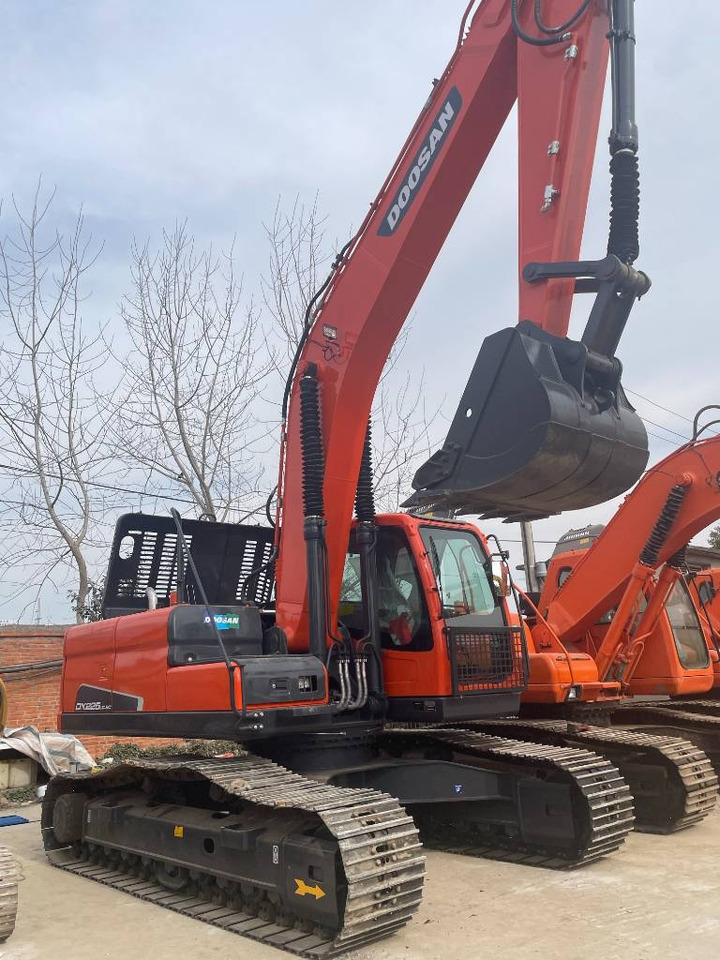 Doosan DX 225 LCA  - Crawler excavator: picture 1 Doosan DX 225 LCA  - Crawler excavator: picture 1