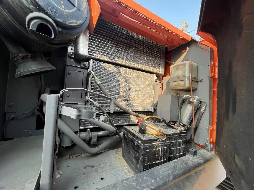 Hitachi ZX 160 - Crawler excavator: picture 2 Hitachi ZX 160 - Crawler excavator: picture 2