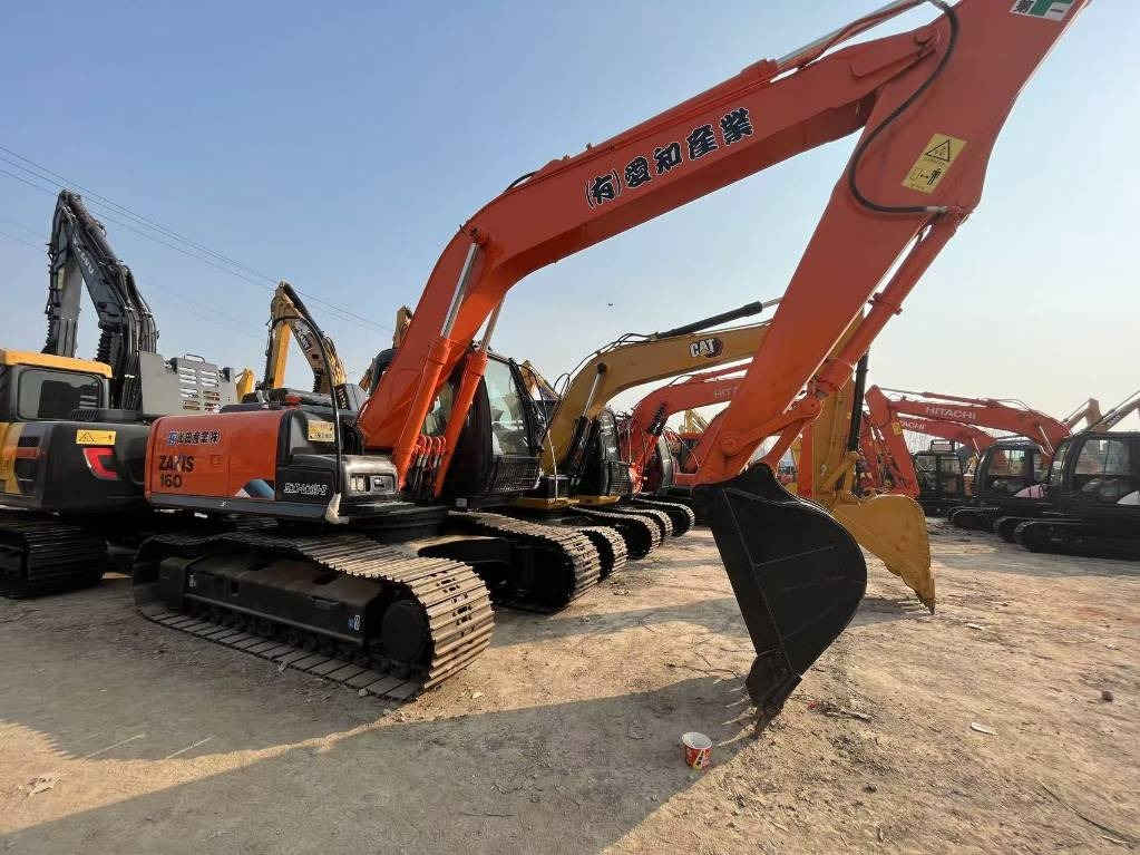 Hitachi ZX 160 - Crawler excavator: picture 1 Hitachi ZX 160 - Crawler excavator: picture 1