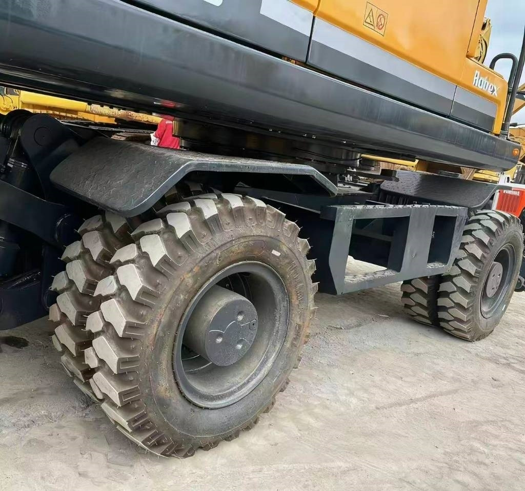 Hyundai 210W -9  - Wheel excavator: picture 3 Hyundai 210W -9  - Wheel excavator: picture 3