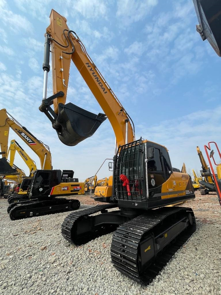 Hyundai 220 - Crawler excavator: picture 1 Hyundai 220 - Crawler excavator: picture 1