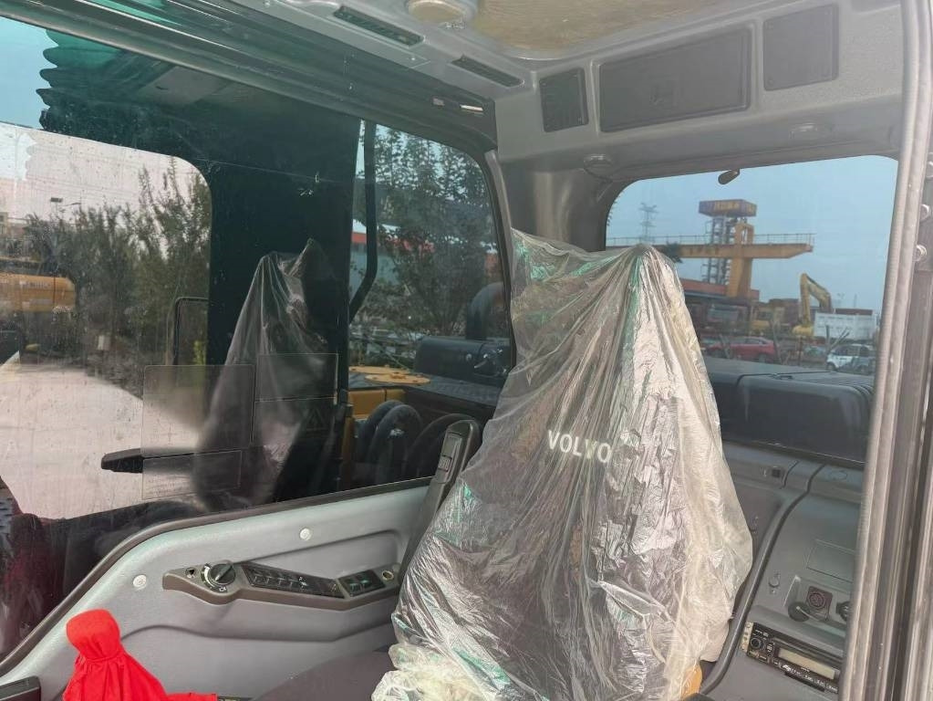 Crawler excavator Volvo EC 140: picture 10 Crawler excavator Volvo EC 140: picture 10