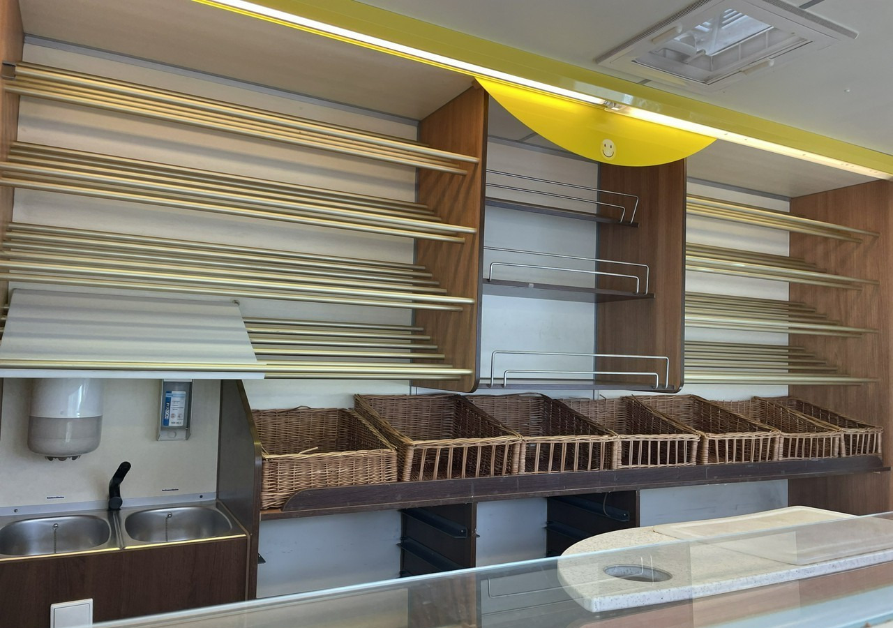 Vending truck Renault Master Autosklep pieczywa Sklep Gastronomiczny Food Truck Foodtruck 2009: picture 10