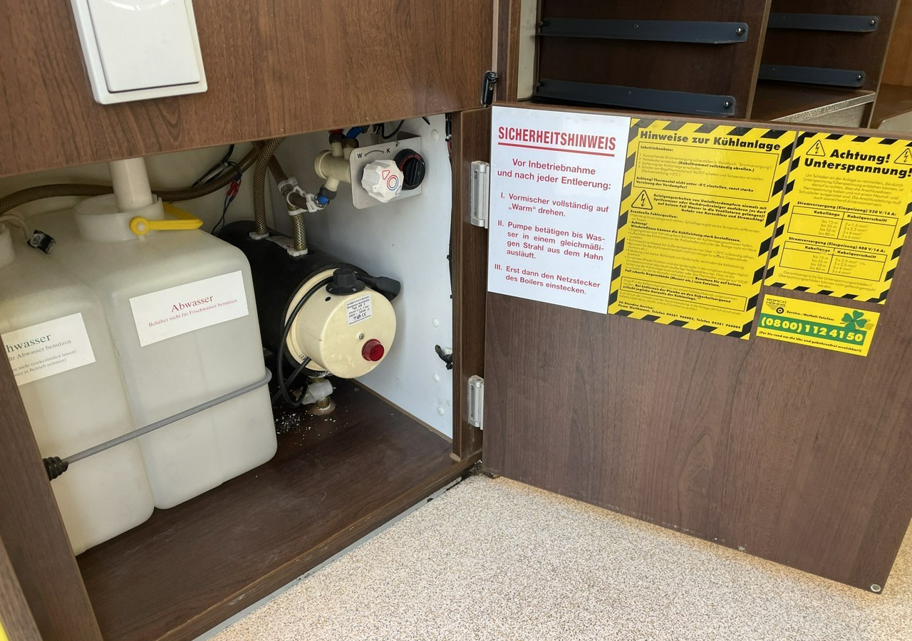 Vending truck Renault Master Autosklep pieczywa Sklep Gastronomiczny Food Truck Foodtruck 2009: picture 20