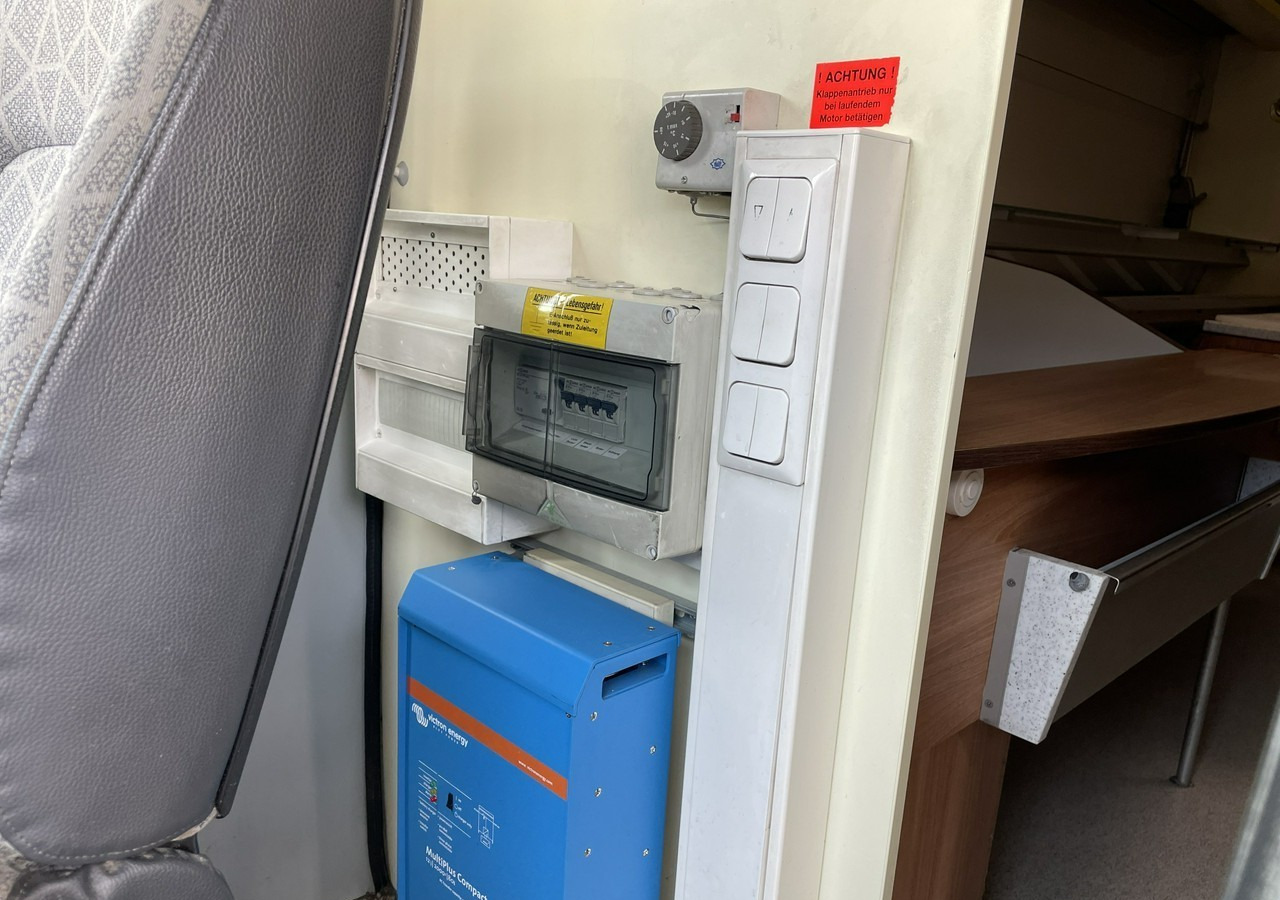 Vending truck Renault Master Autosklep pieczywa Sklep Gastronomiczny Food Truck Foodtruck 2009: picture 8