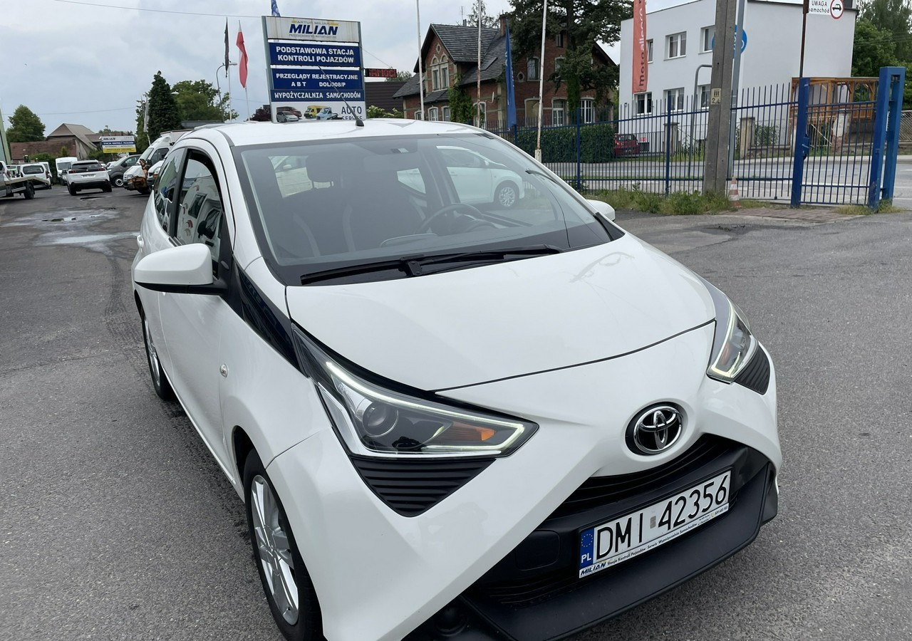 Toyota Aygo II Toyota Aygo 1.0 VVT-i JBL Edition bezyna+LPG Salon PL 2020 - Hatchback: picture 4 Toyota Aygo II Toyota Aygo 1.0 VVT-i JBL Edition bezyna+LPG Salon PL 2020 - Hatchback: picture 4