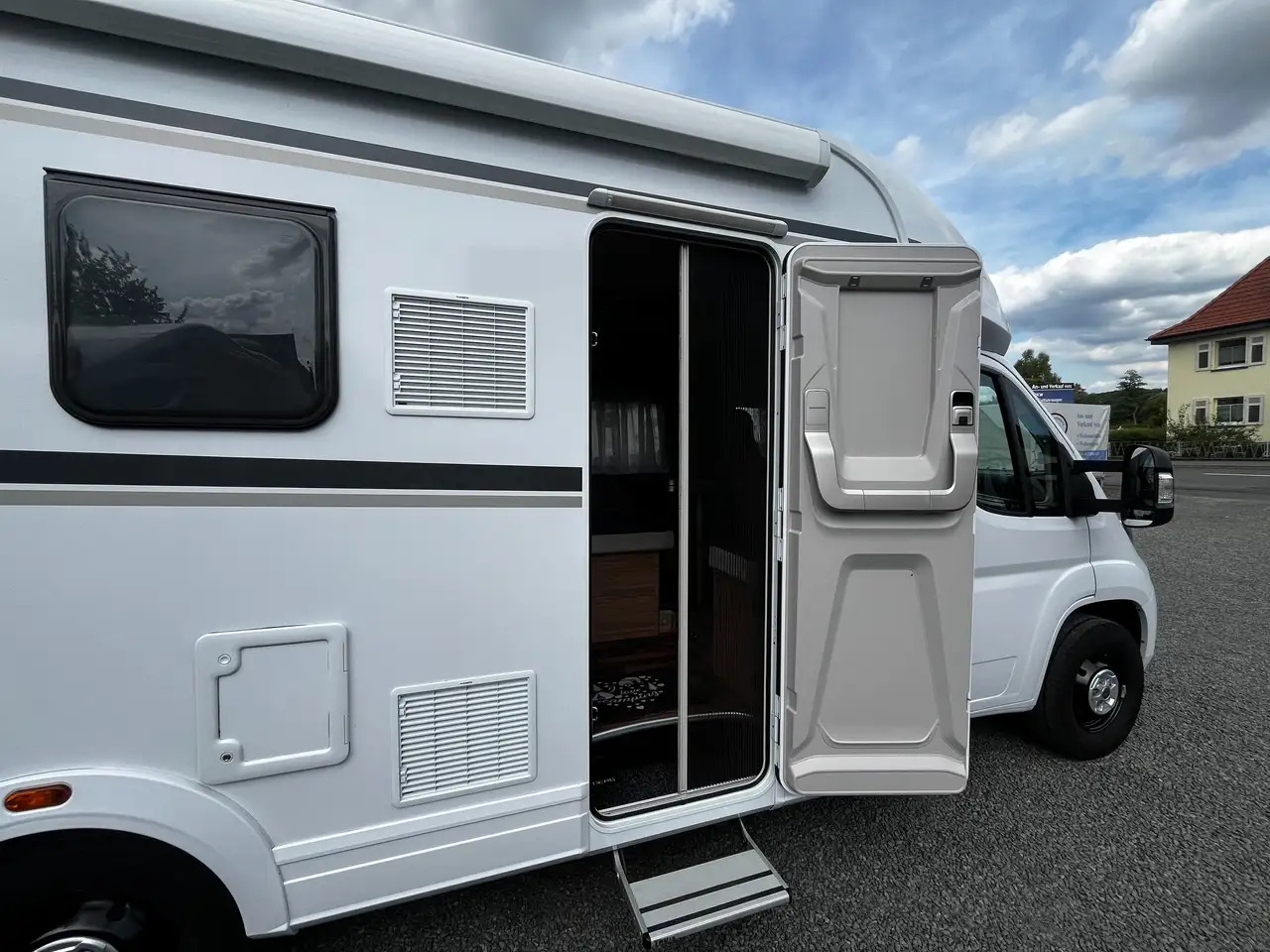 Weinsberg CaraSuite 700 ME - Semi-integrated motorhome: picture 5 Weinsberg CaraSuite 700 ME - Semi-integrated motorhome: picture 5