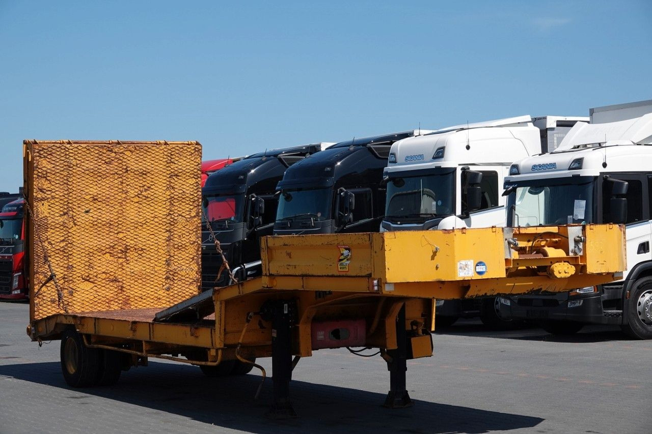 LOUAULT LAWETA NISKOPODWOZIOWA / NAJAZDY HYDRAUL - Low loader semi-trailer: picture 1 LOUAULT LAWETA NISKOPODWOZIOWA / NAJAZDY HYDRAUL - Low loader semi-trailer: picture 1