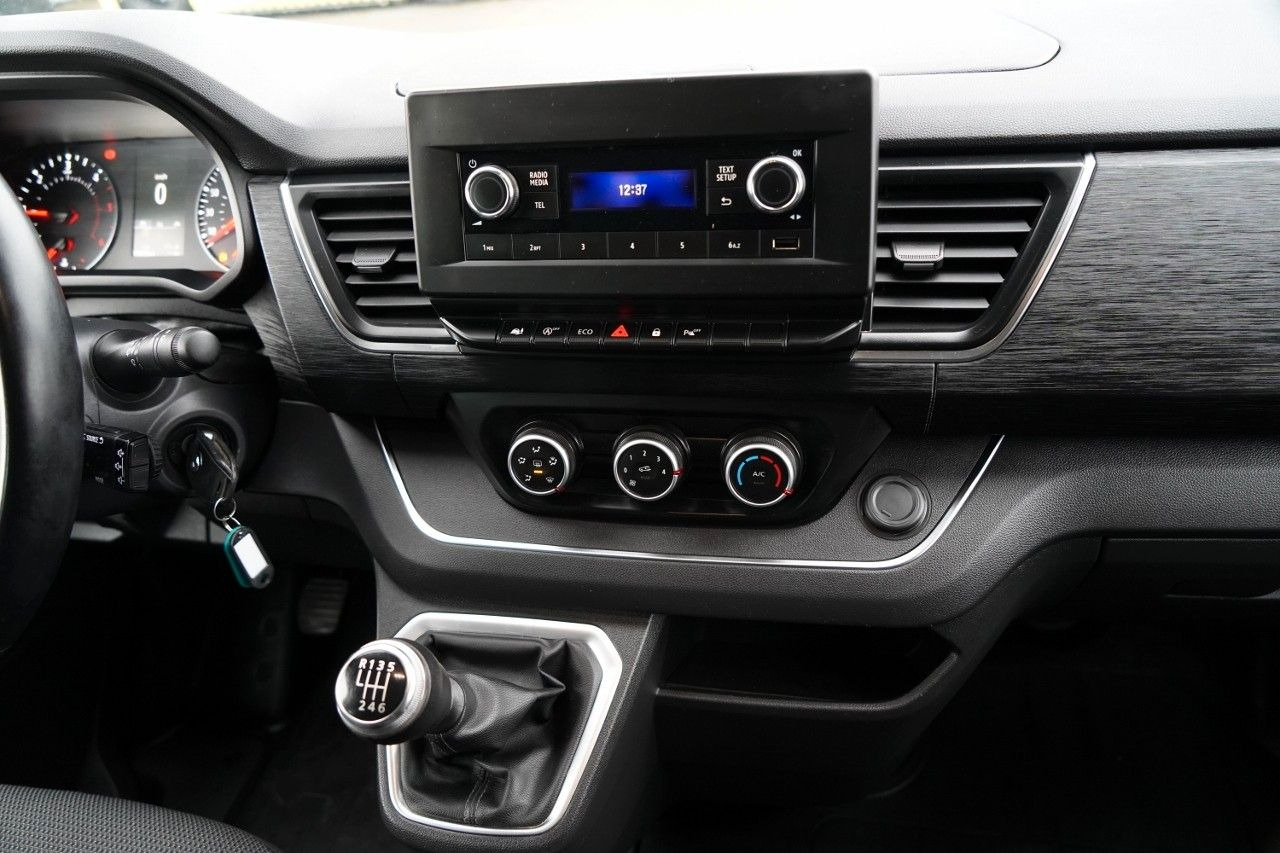 Passenger van Renault TRAFIC III / BUS / 9 MIEJSC / PIERWSZY WŁAŚCICIE: picture 30