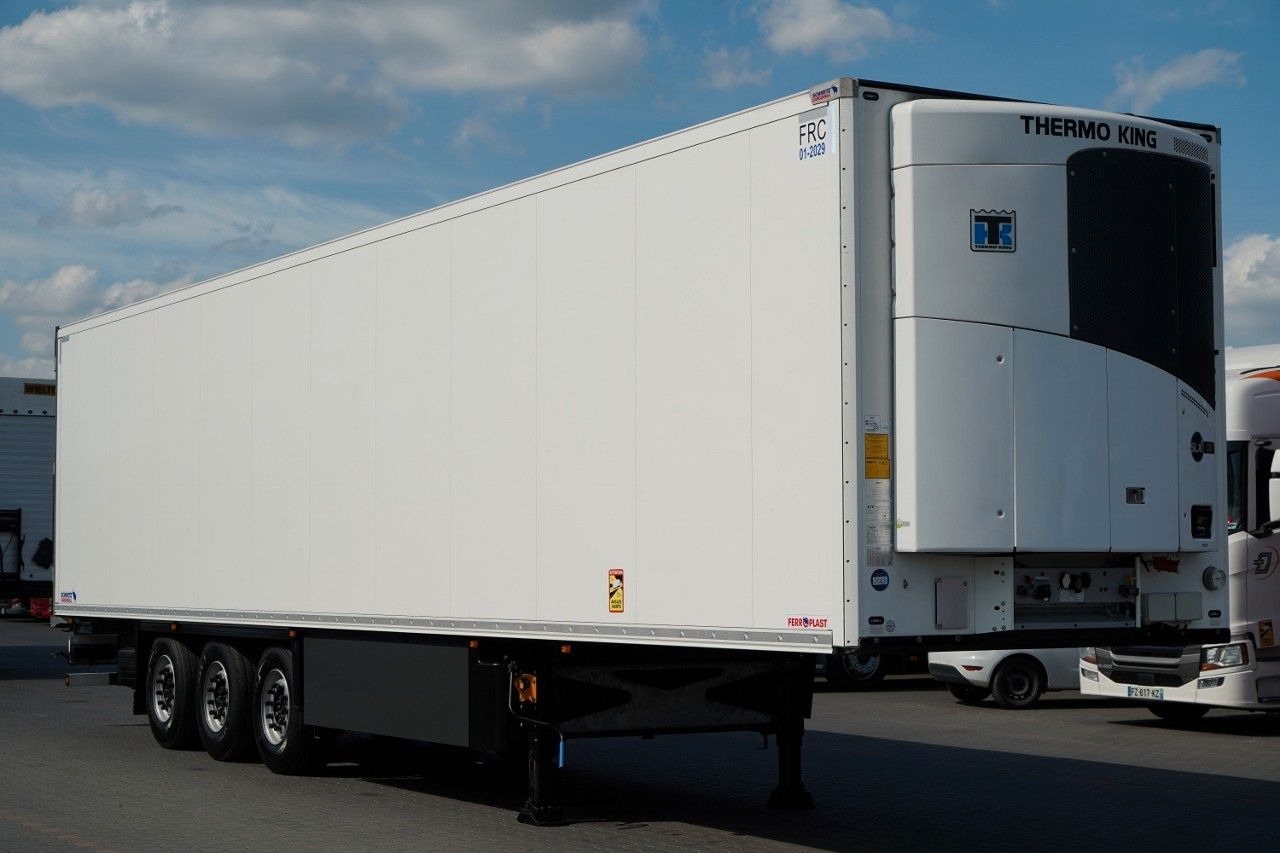 Schmitz Cargobull 023 ROK / CHŁODNIA / THERMO KING SLX 300 / DOPPE - Refrigerator semi-trailer: picture 1 Schmitz Cargobull 023 ROK / CHŁODNIA / THERMO KING SLX 300 / DOPPE - Refrigerator semi-trailer: picture 1