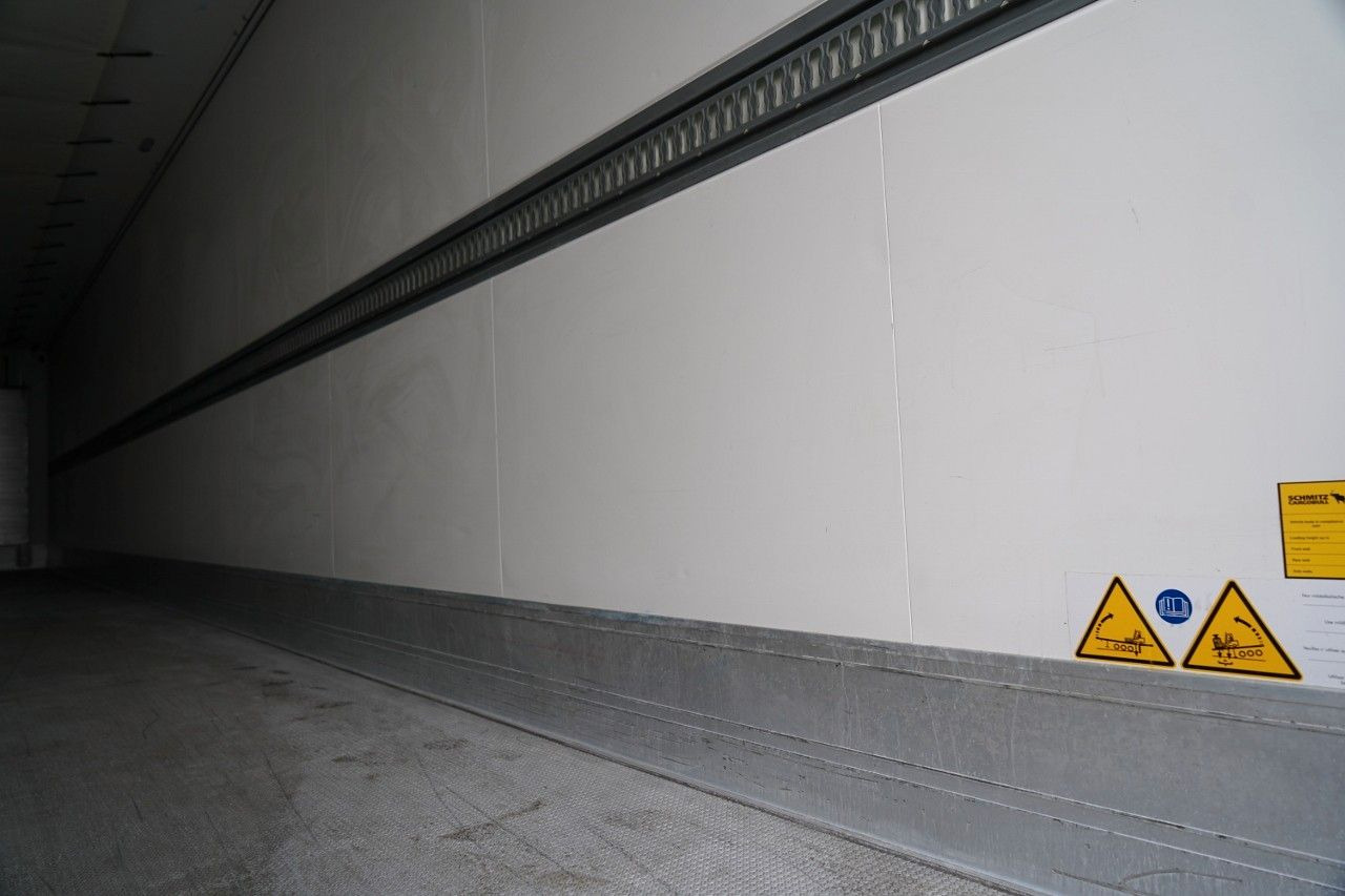 Refrigerator semi-trailer Schmitz Cargobull REFRIGERATED / FLOWER / THERMO KING / SLX 300 /: picture 17