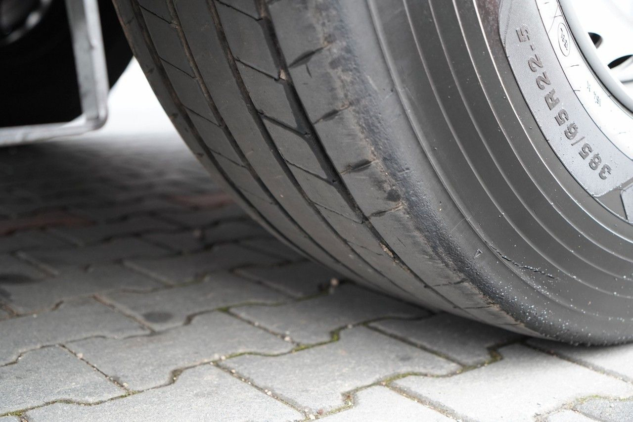 Refrigerator semi-trailer Schmitz Cargobull REFRIGERATED / FLOWER / THERMO KING / SLX 300 /: picture 23