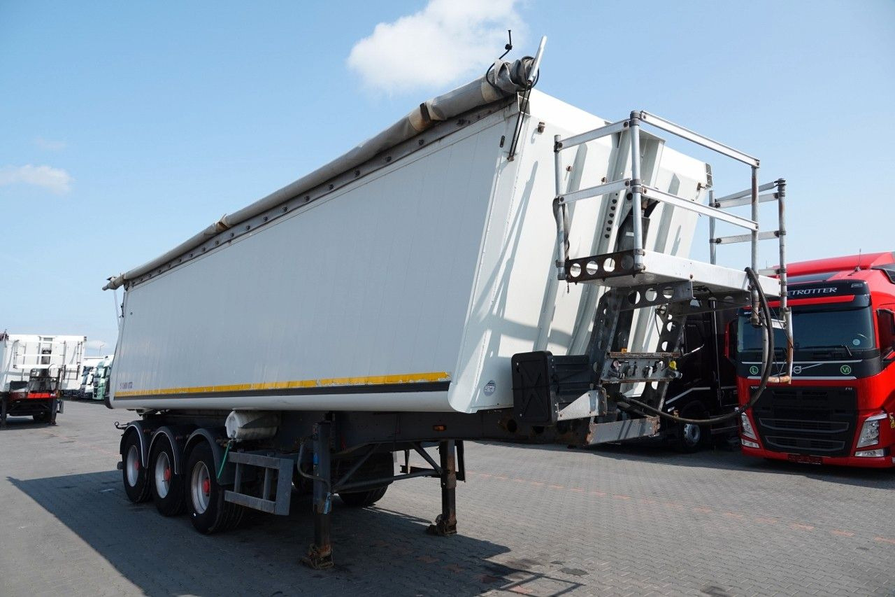 Schmitz Cargobull WYWROTKA 40 M3 / MULDA ALUMINIOWA / OŚ PODNOSZO - Tipper semi-trailer: picture 2 Schmitz Cargobull WYWROTKA 40 M3 / MULDA ALUMINIOWA / OŚ PODNOSZO - Tipper semi-trailer: picture 2