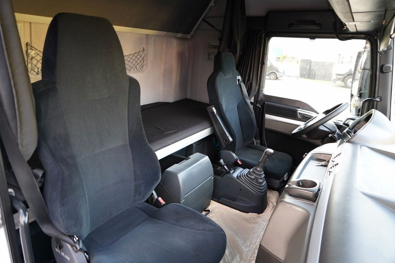 Leasing of  MAN TGX 18.440 / XLX / MEGA / MANUAL / LOW DECK MAN TGX 18.440 / XLX / MEGA / MANUAL / LOW DECK: picture 36