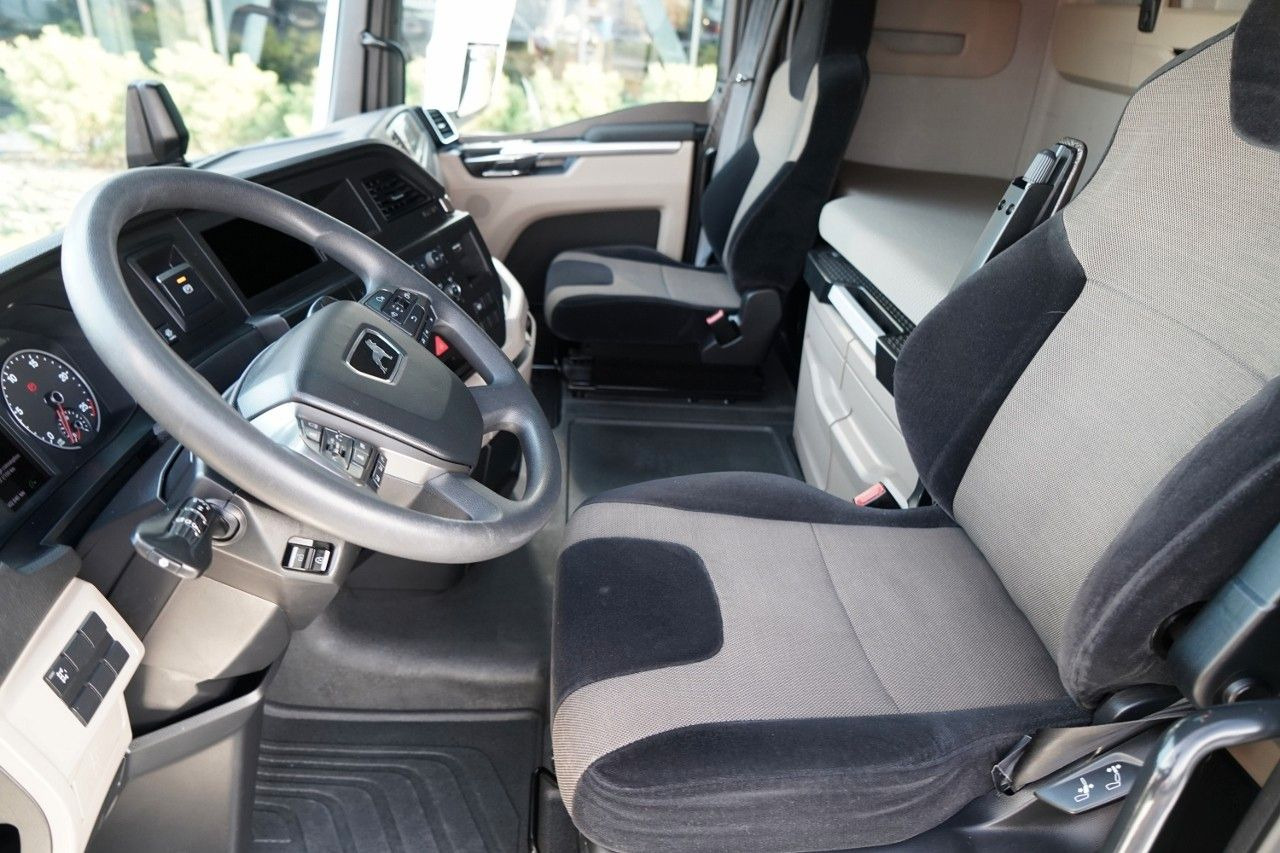 Leasing of  MAN TGX 18.510 / GM / RETARDER / NAVI / OPONY 100% MAN TGX 18.510 / GM / RETARDER / NAVI / OPONY 100%: picture 24