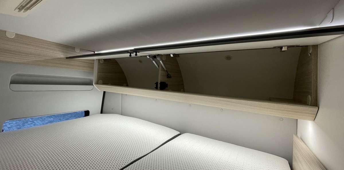 Camper van Adria Twin 600 SP Family: picture 12