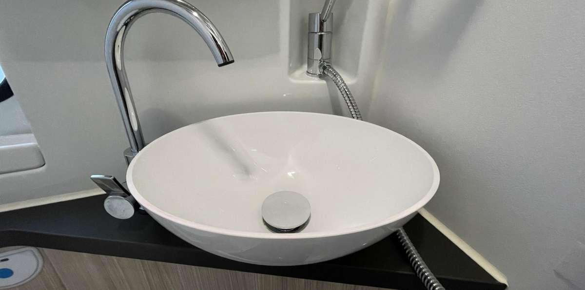 Camper van Adria Twin 600 SP Family: picture 17