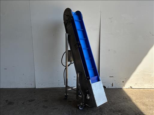 NNP Flighted elevator conveyor - Conveyor: picture 1 NNP Flighted elevator conveyor - Conveyor: picture 1