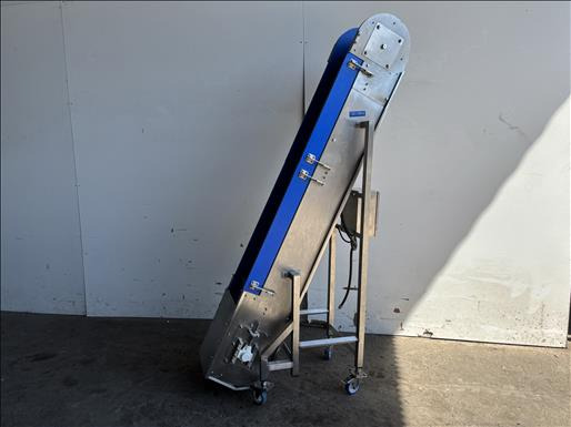 NNP Flighted elevator conveyor - Conveyor: picture 2 NNP Flighted elevator conveyor - Conveyor: picture 2
