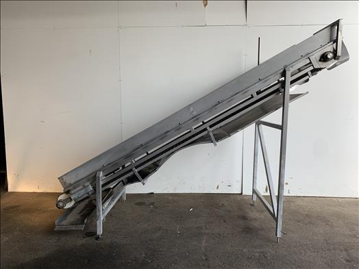 NNP flighted elevator conveyor - Conveyor: picture 1 NNP flighted elevator conveyor - Conveyor: picture 1