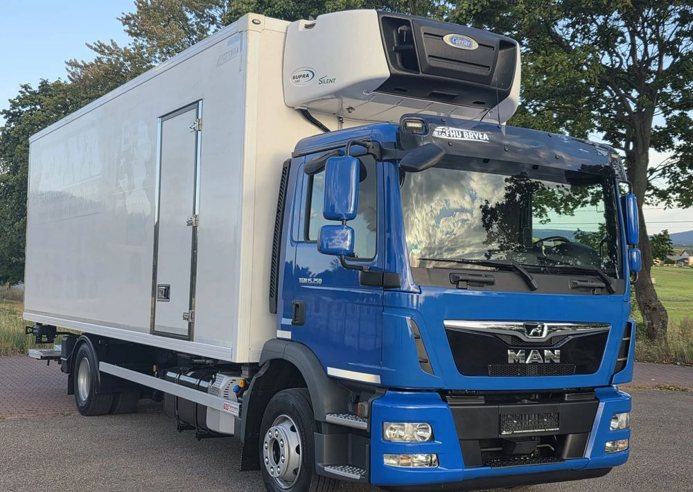 MAN TGM 15.250 / CHŁODNIA / WINDA / 2018 ROK / 230 TYŚ KM / AUTOMAT / SPROWADZONY / E6 / 18 EUROPALET/ - Refrigerator truck: picture 2 MAN TGM 15.250 / CHŁODNIA / WINDA / 2018 ROK / 230 TYŚ KM / AUTOMAT / SPROWADZONY / E6 / 18 EUROPALET/ - Refrigerator truck: picture 2