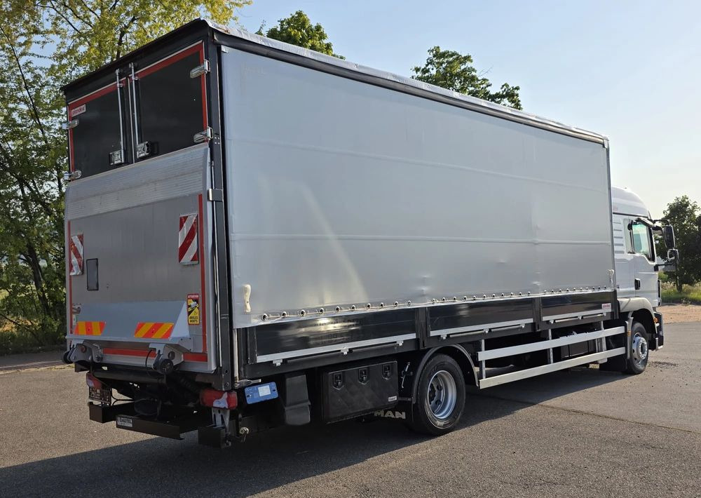 MAN TGM 15.290 / BURTO-FIRANKA / CAŁY NA PODUSZKACH /KLIMA POSTOJOWA / 2018R / NISKI PRZEBIEG / 18 PALET / E6 / JAK NOWY / WINDA / - Curtainsider truck: picture 4 MAN TGM 15.290 / BURTO-FIRANKA / CAŁY NA PODUSZKACH /KLIMA POSTOJOWA / 2018R / NISKI PRZEBIEG / 18 PALET / E6 / JAK NOWY / WINDA / - Curtainsider truck: picture 4
