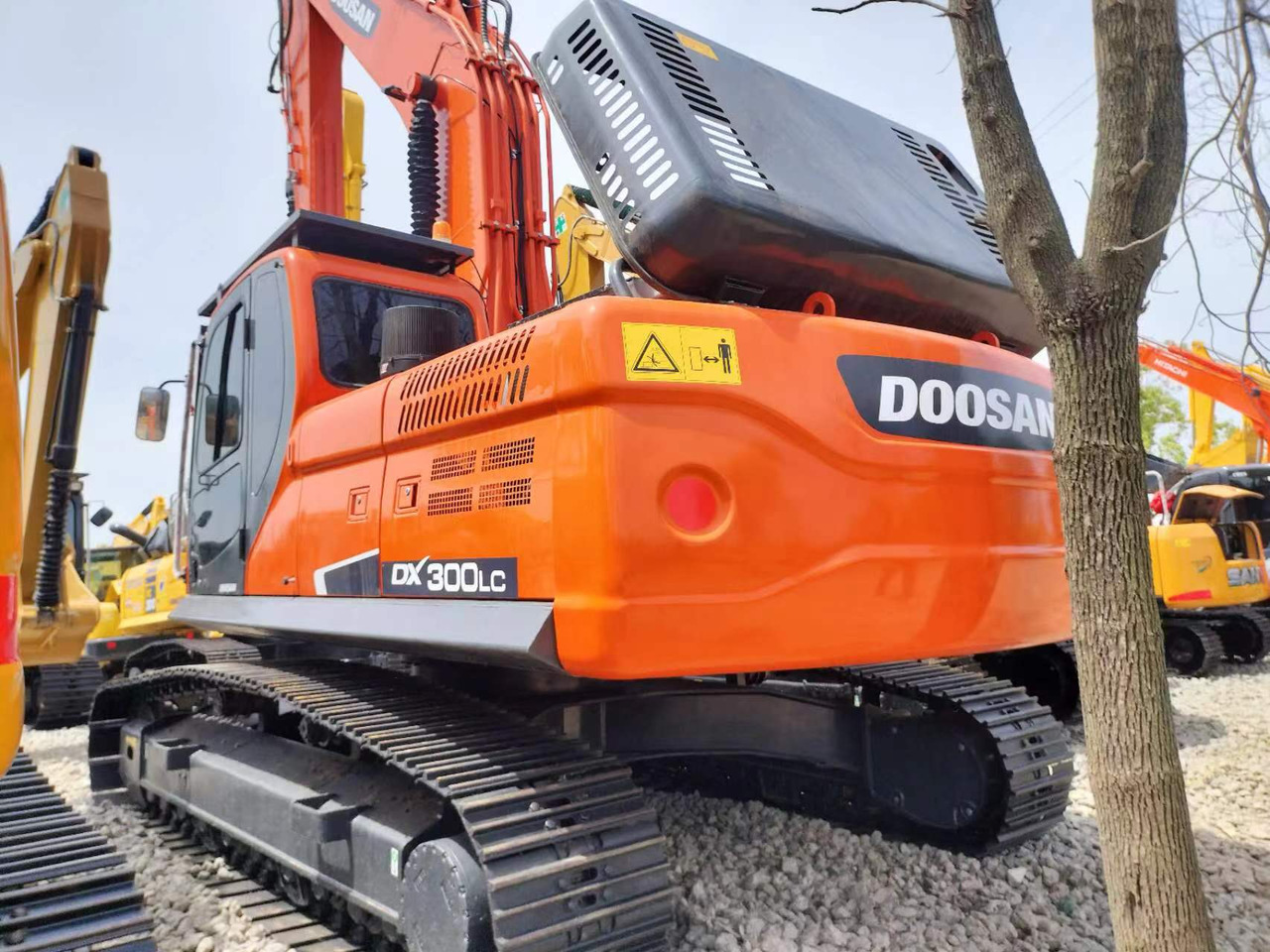Doosan DX 300 Korea imports doosan DX300 - Crawler excavator: picture 1 Doosan DX 300 Korea imports doosan DX300 - Crawler excavator: picture 1