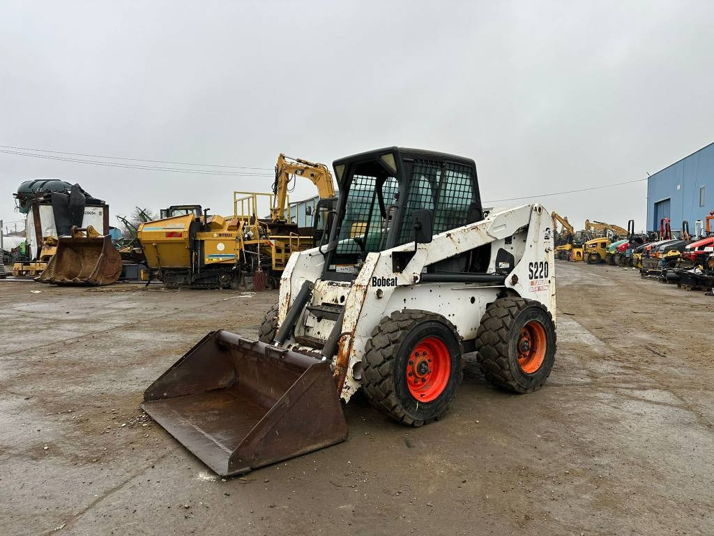 Bobcat S 220 - Skid steer loader: picture 1 Bobcat S 220 - Skid steer loader: picture 1