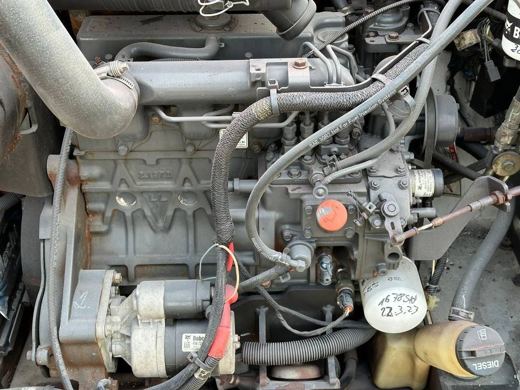 Skid steer loader Bobcat S 450: picture 8