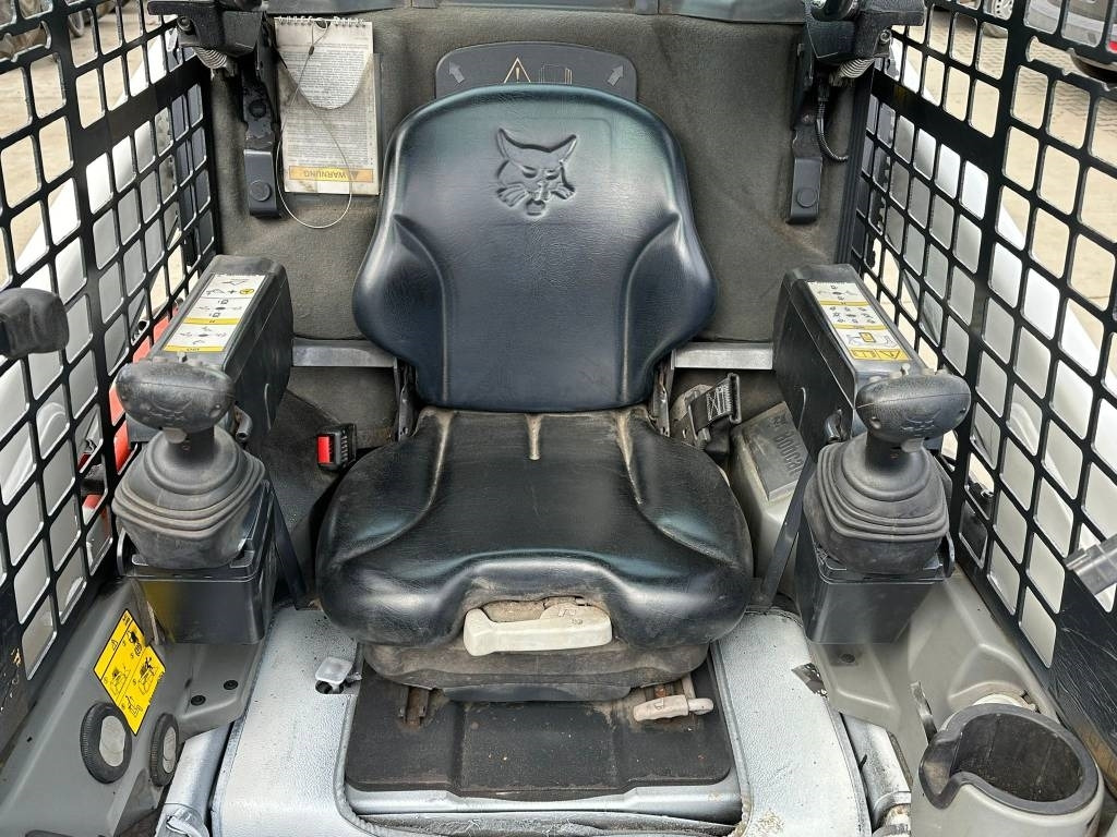 Skid steer loader Bobcat S 450: picture 9