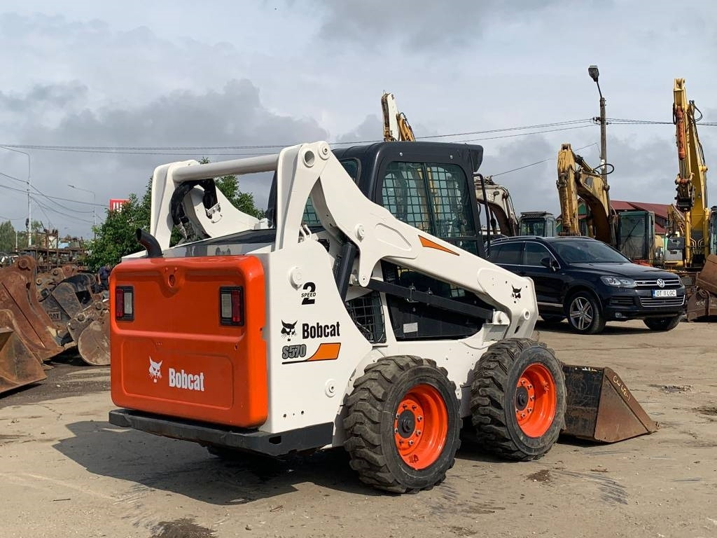 Skid steer loader Bobcat S 570: picture 6
