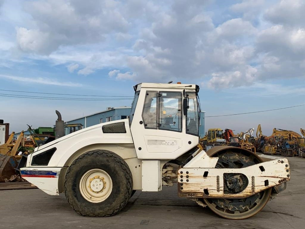 Bomag BW 213 D H-4 - Compactor: picture 2 Bomag BW 213 D H-4 - Compactor: picture 2