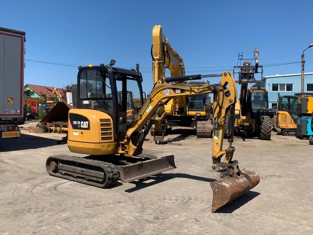 CAT 302.7 CR  - Mini excavator: picture 2 CAT 302.7 CR  - Mini excavator: picture 2