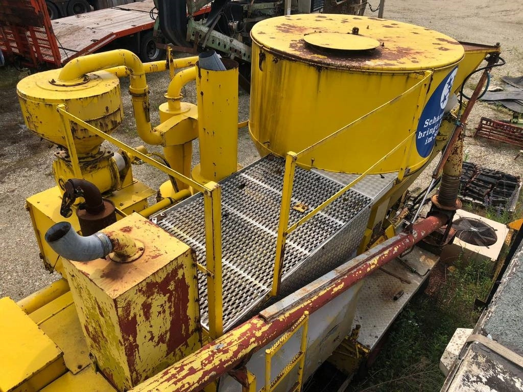 Construction machinery, Truck Mercedes-Benz 814: picture 6