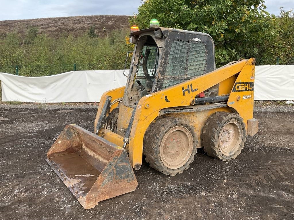 Gehl R 220 - Skid steer loader: picture 2 Gehl R 220 - Skid steer loader: picture 2