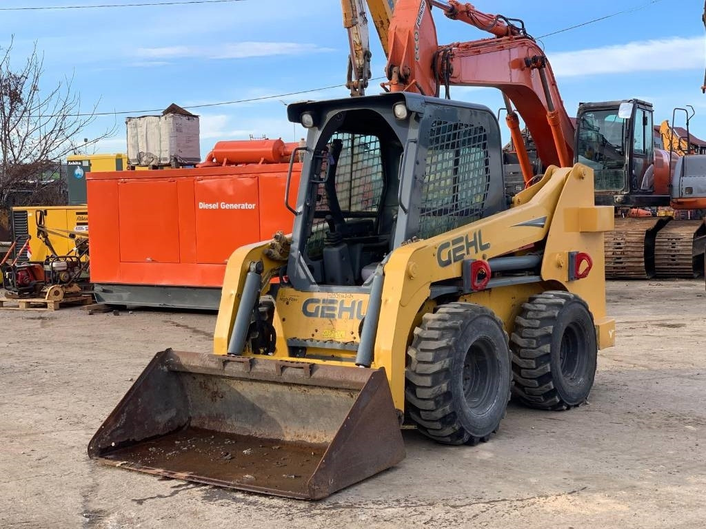 Gehl R 260  - Skid steer loader: picture 1 Gehl R 260  - Skid steer loader: picture 1