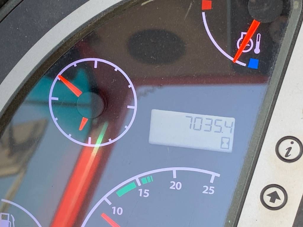 Backhoe loader JCB 3 CX: picture 9