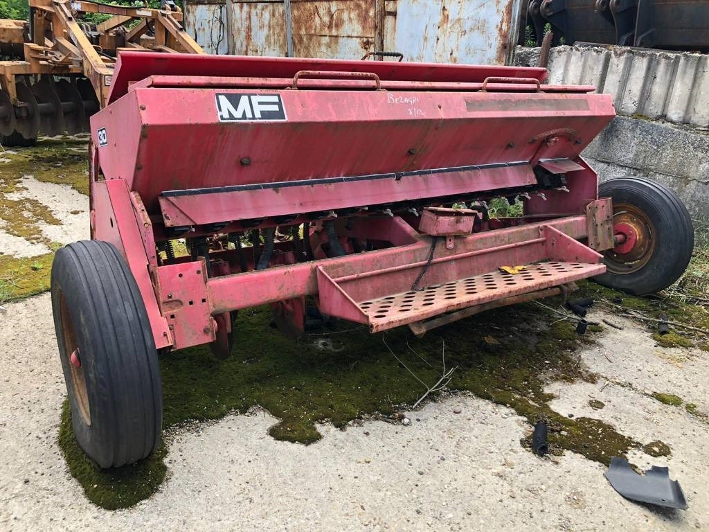 Massey Ferguson 30 - Combine seed drill: picture 3 Massey Ferguson 30 - Combine seed drill: picture 3