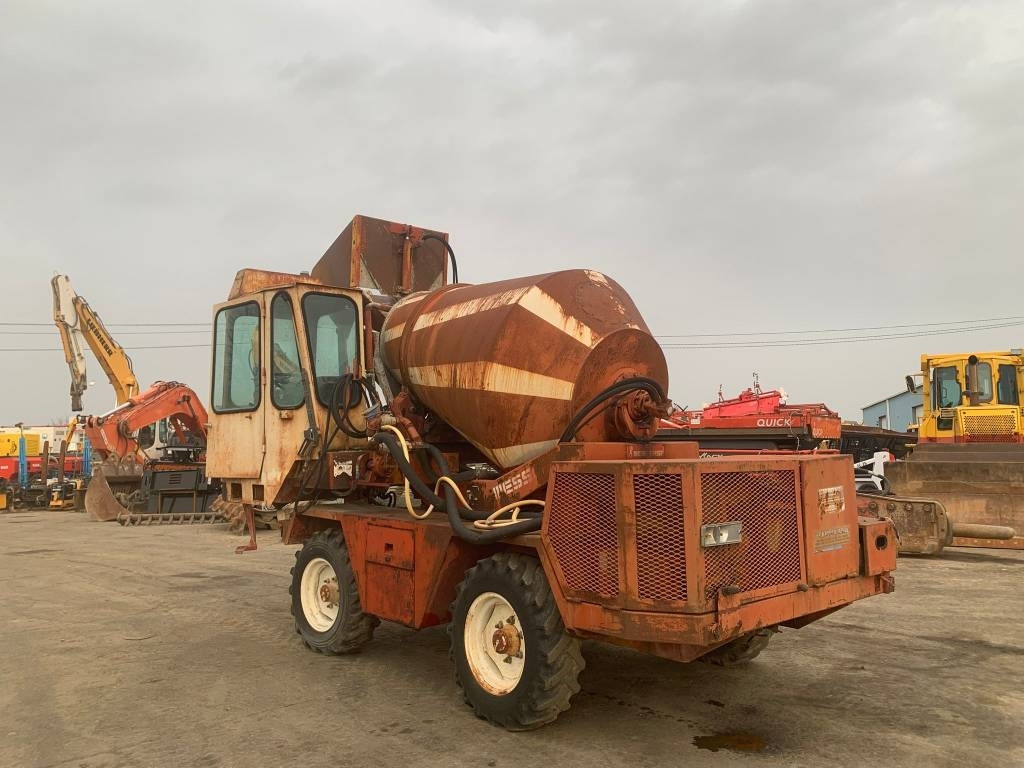 Messersi P2-R4 - Concrete mixer truck: picture 4 Messersi P2-R4 - Concrete mixer truck: picture 4