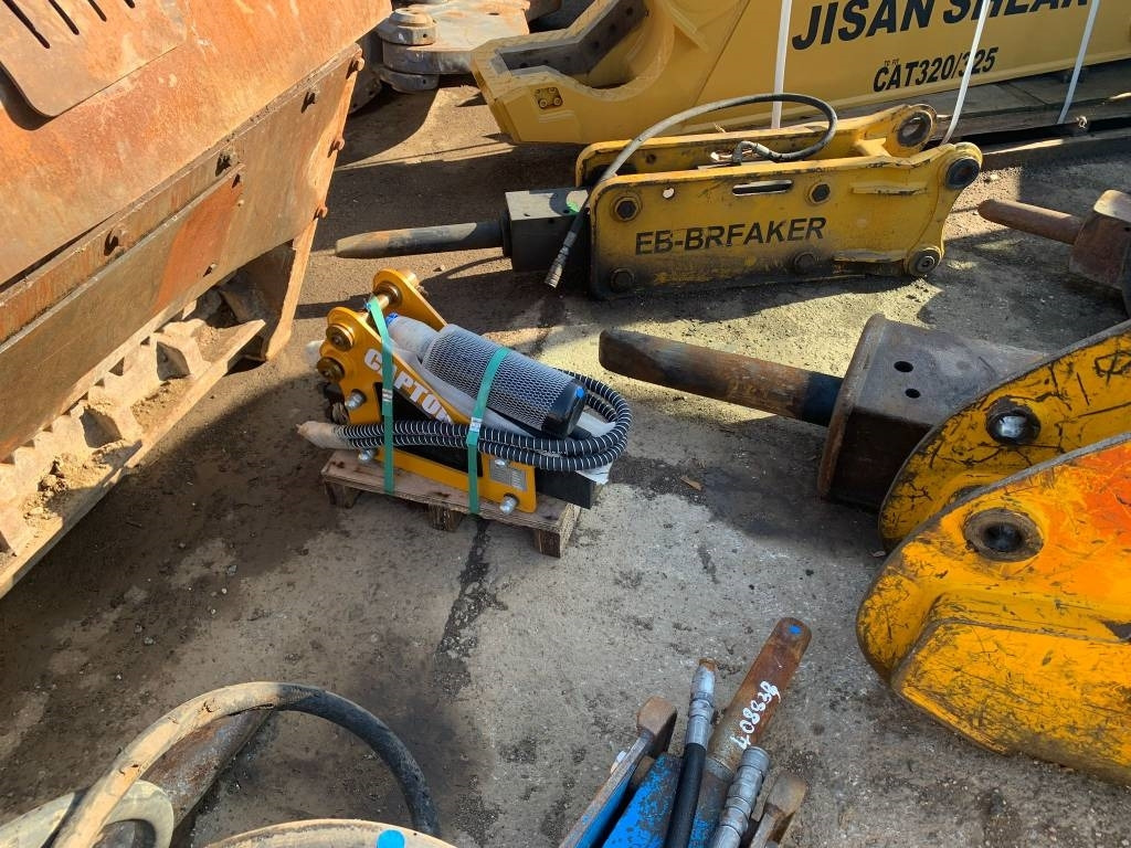 Mustang Different Types of Hammers - Hydraulic hammer for Construction machinery: picture 3 Mustang Different Types of Hammers - Hydraulic hammer for Construction machinery: picture 3