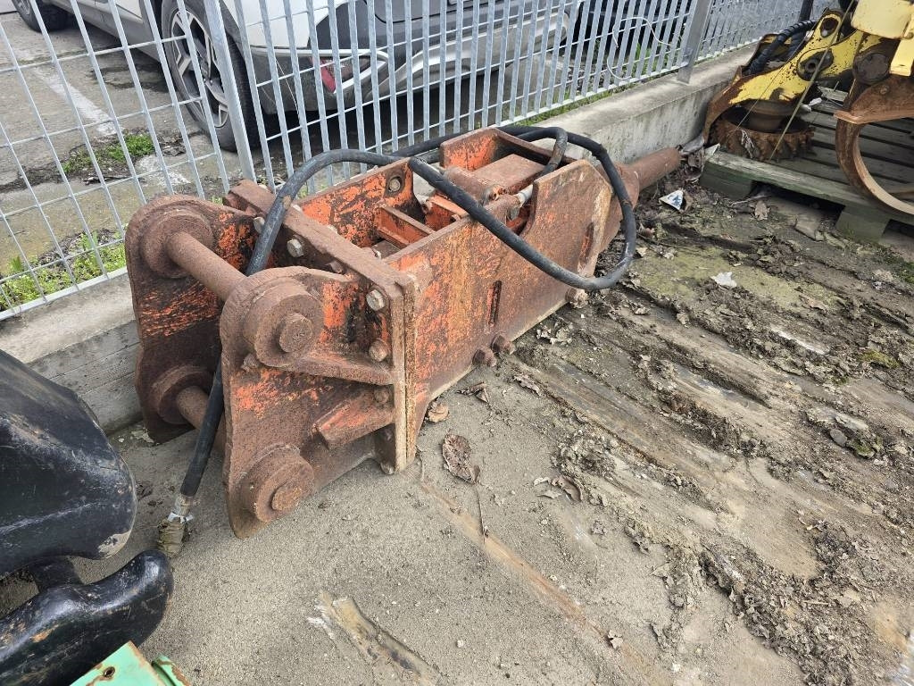 NPK 2T - Hydraulic hammer for Construction machinery: picture 2 NPK 2T - Hydraulic hammer for Construction machinery: picture 2