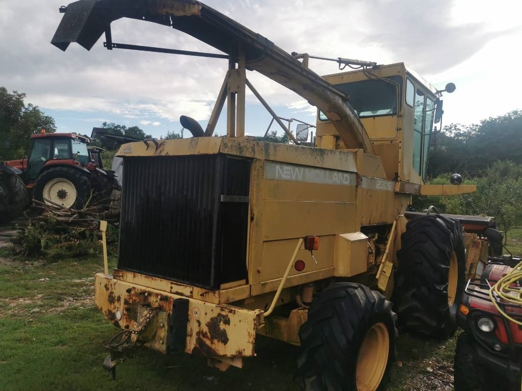 New Holland 2305 - Combine harvester: picture 2 New Holland 2305 - Combine harvester: picture 2