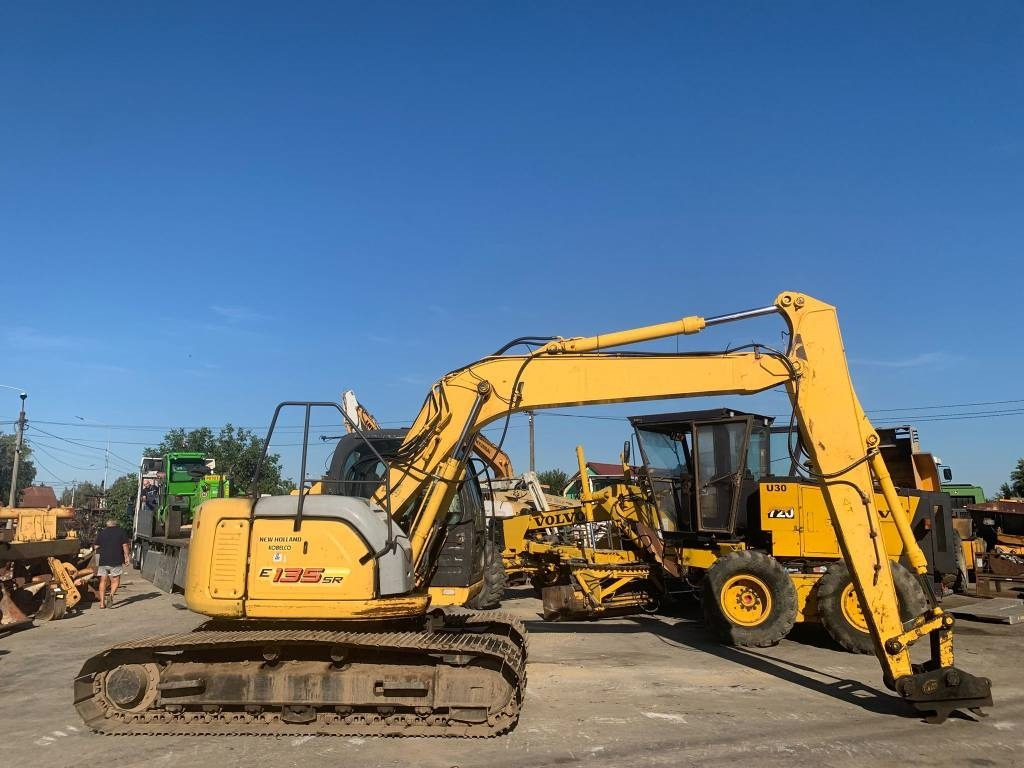 New Holland E 135 SR  - Crawler excavator: picture 2 New Holland E 135 SR  - Crawler excavator: picture 2