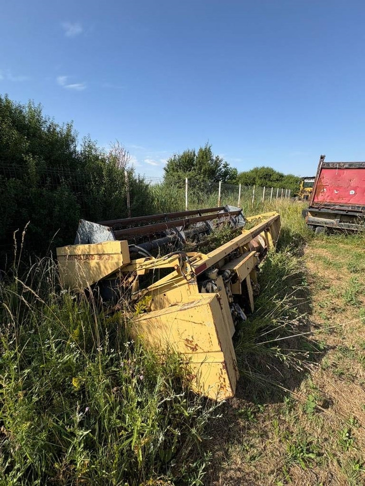 New Holland TF 44 - Combine harvester: picture 5 New Holland TF 44 - Combine harvester: picture 5