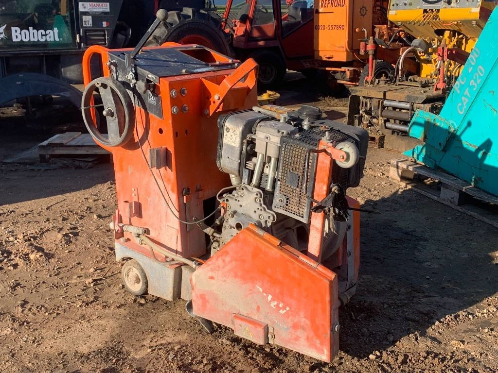 Norton Clipper CSB1 - Asphalt machine: picture 2 Norton Clipper CSB1 - Asphalt machine: picture 2