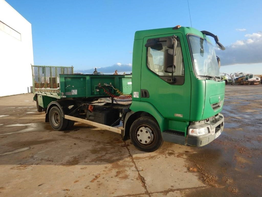Renault Midlum 220 DCI - Box truck: picture 3 Renault Midlum 220 DCI - Box truck: picture 3