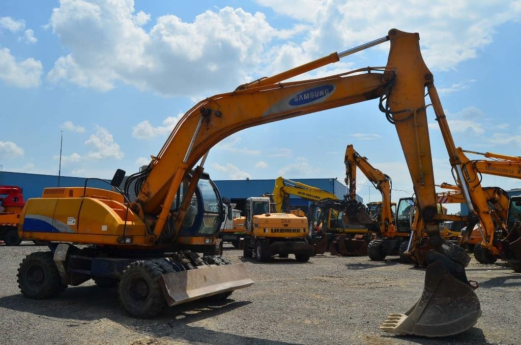 Samsung SE 210 W-2 - Wheel excavator: picture 2 Samsung SE 210 W-2 - Wheel excavator: picture 2